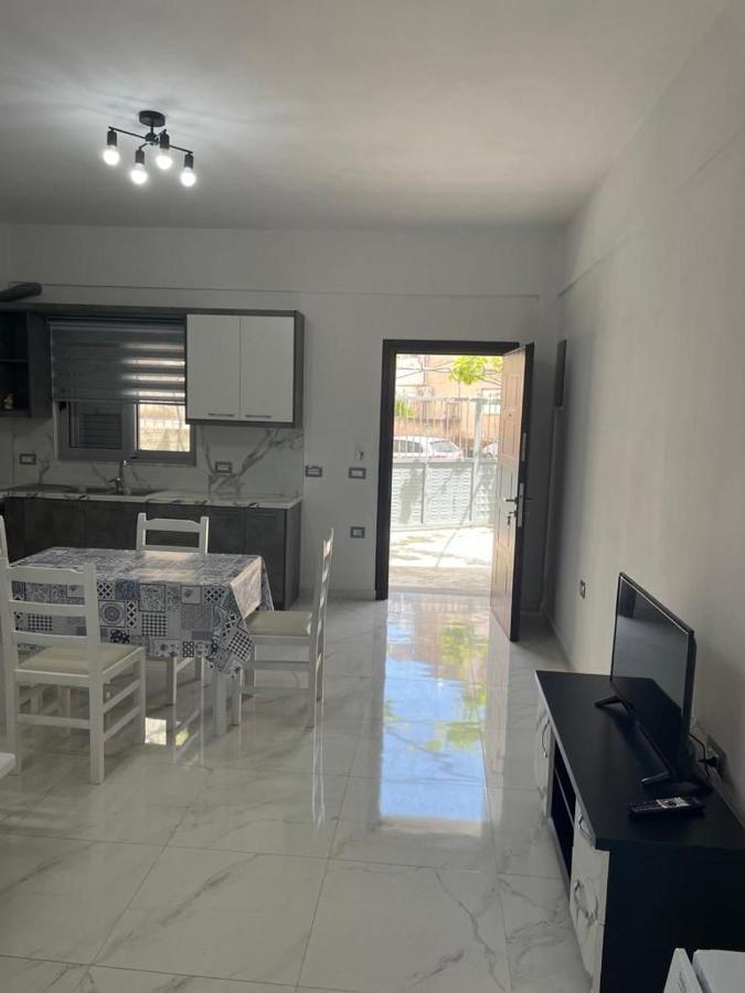 Taku Apartment Sarande Exterior photo